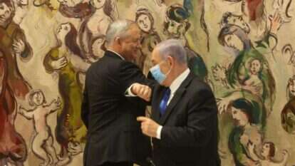 נתניהו וגנץ בישיבת הממשלה החדשה. | אלכס קולומויסקי נתניהו וגנץ בישיבת הממשלה החדשה. | אלכס קולומויסקי