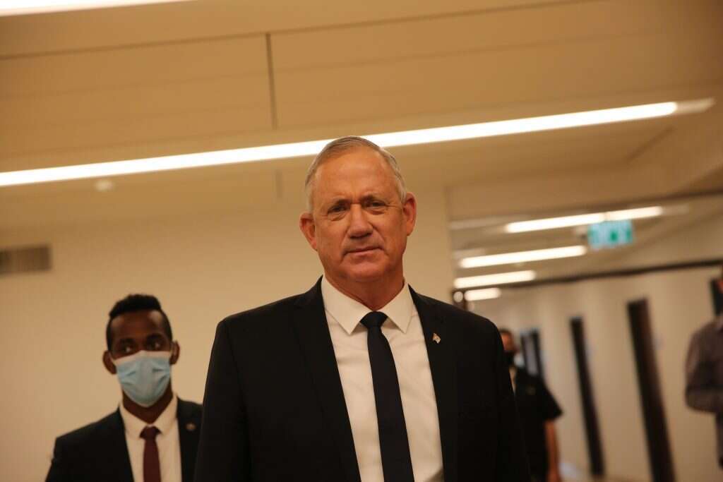 בני גנץ. | אלכס קולומויסקי