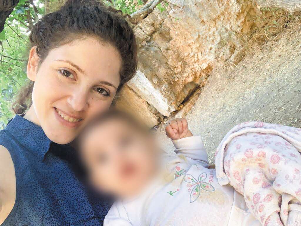 "היא הייתה כמו שמש ענקית, ואז כבתה". מיכל סלה ז"ל עם בתה. | באדיבות המשפחה