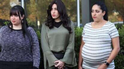 האחיות שנפגעו. אלי סאפר, ניקול מאייר ודסי ארליך. | Belinda Hawkins