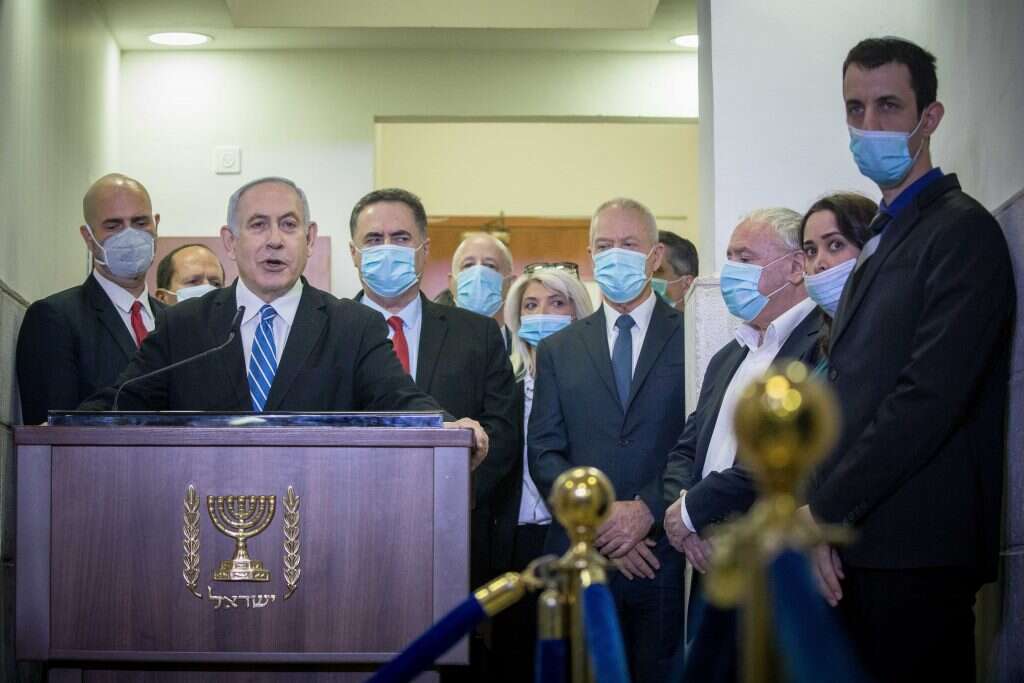 נתניהו מוסר הצהרה בפתיחת משפטו. | יונתן זינדל, פלאש 90