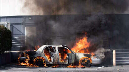 נזק שנגרם כתוצאה מהמהומות בקליפורניה. | EPA