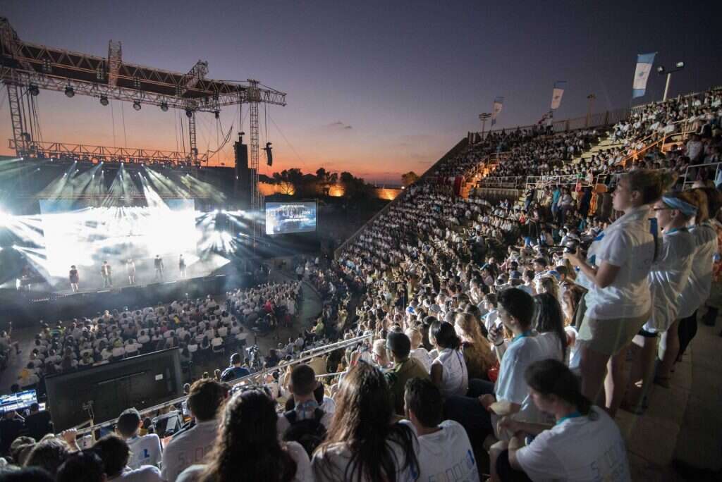 ראש הממשלה נתניהו באתר מצדה עם משתתפי "תגלית". | קובי גדעון, לע"מ