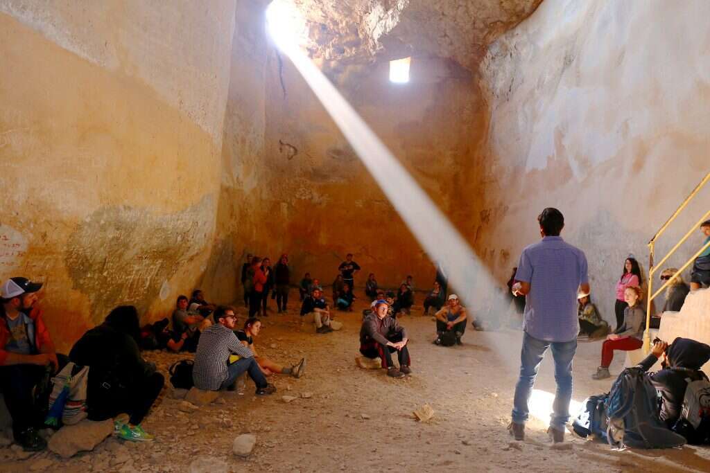 זריקת עידוד כדי להתחיל את המסע המיוחל אל עבר היהדות". משתתפי תגלית בארץ. | תגלית