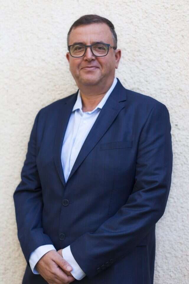 אלי בן־סימון. | אורי בן־סימון