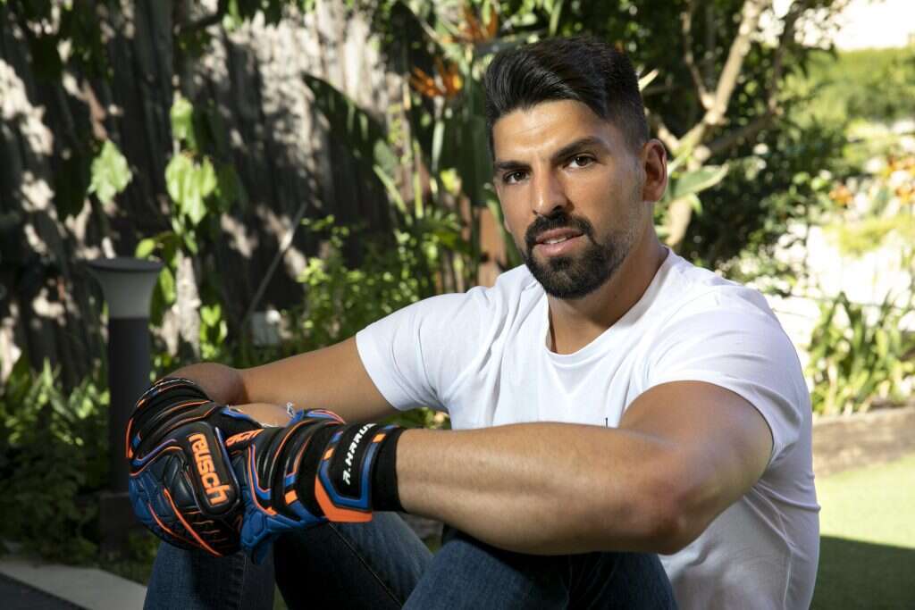 אריאל הרוש. | אוליביה פיטוסי אריאל הרוש. | אוליביה פיטוסי