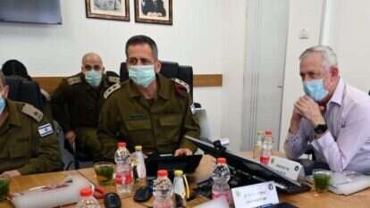 שר הביטחון בני גנץ יחד עם הרמטכ"ל אביב כוכבי. | אריאל חרמוני, משרד הביטחון