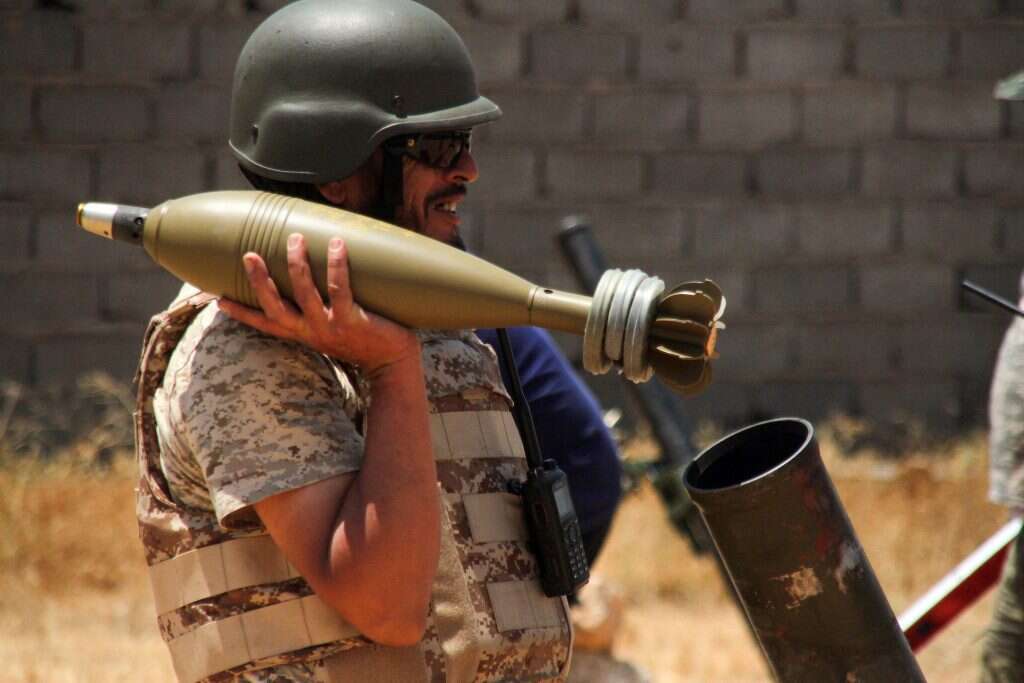 לוחם לובי ליד טריפולי. | AFP