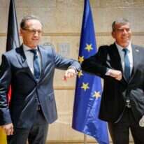 שר החוץ אשכנזי ושר החוץ הגרמני האס בפגישתם בקיץ. | אוליבייה פיטוסי פלאש 90