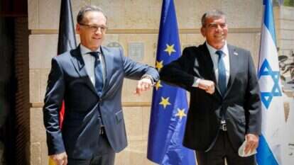 שר החוץ אשכנזי ושר החוץ הגרמני האס בפגישתם בקיץ. | אוליבייה פיטוסי פלאש 90