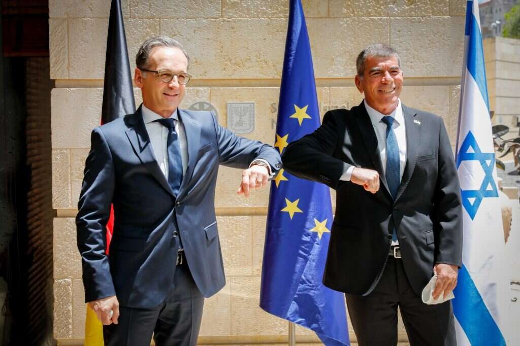 שר החוץ אשכנזי ושר החוץ הגרמני האס בפגישתם בקיץ. | אוליבייה פיטוסי פלאש 90