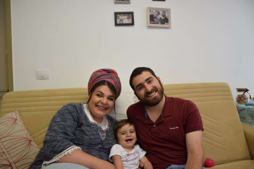 שלמה (25) רחלי (22) ומלאכי ניסים (בן שנה) גרינצייג