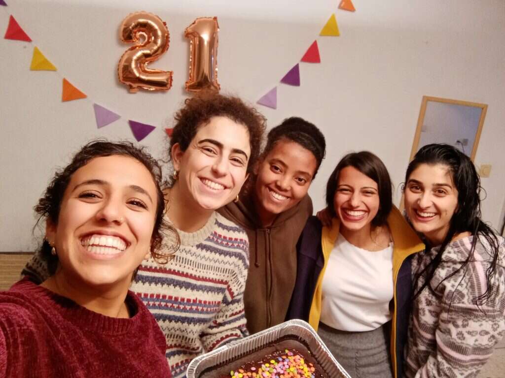 מימין לשמאל: יעל, מיה, רבקה, טל ונעה