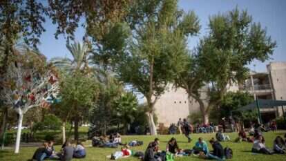 מדשאות באוניברסיטה העברית. צילומים: מרים אלסטר, פלאש 90