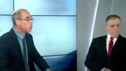 קלמן ליבסקינד ואראל סגל. | מסך מתוך כאן 11