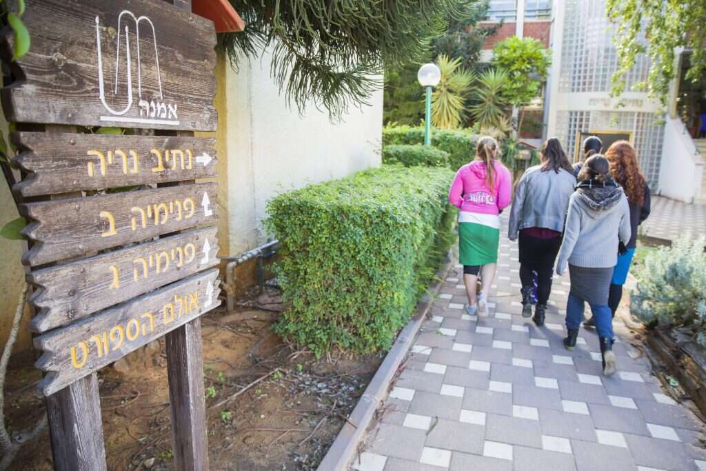 תלמידות אולפנה. אילוסטרציה. | יהושע יוסף