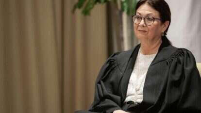 חיות. | אורן בן־חקון