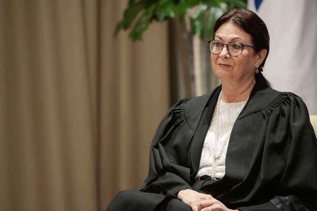 חיות. | אורן בן־חקון