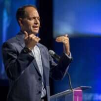 "יש תמיד קול פנימי שאומר 'אתה צריך לעלות לישראל'". בודנר | Oshman Family JCC