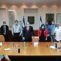 נתניהו ושרת ההתיישבות ציפי חוטובלי עם אחדים מראשי יש"ע, בשבוע שעבר