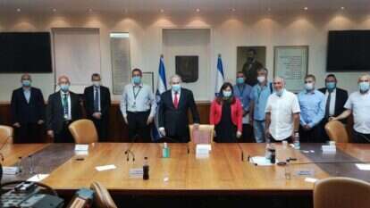 נתניהו ושרת ההתיישבות ציפי חוטובלי עם אחדים מראשי יש"ע, בשבוע שעבר נתניהו ושרת ההתיישבות ציפי חוטובלי עם אחדים מראשי יש"ע, בשבוע שעבר