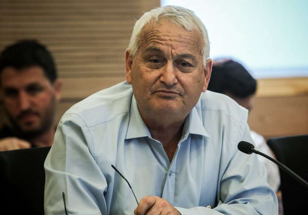 אלון שוסטר. | אורן בן־חקון