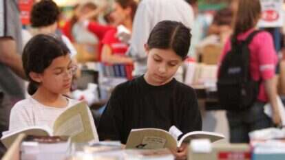 שבוע הספר 2009 . למצולמים אין קשר לכתבה, | מרים צחי