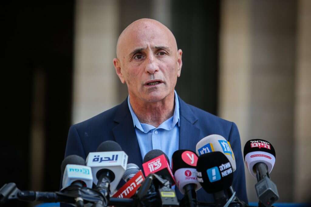 ניסה להלך אימים על מראיינים נבוכים. עופר שלח. | אורן בן־חקון