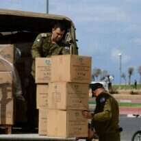 חיילים מסייעים לאוכלוסייה האזרחית עם פרוץ מגפת הקורונה. | תומר נויברג/פלאש90