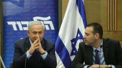 בנימין נתניהו ומיקי זהר. | מירי צחי