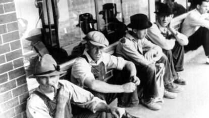 המשבר האיום של 1929. | שאטרסטוק המשבר האיום של 1929. | שאטרסטוק