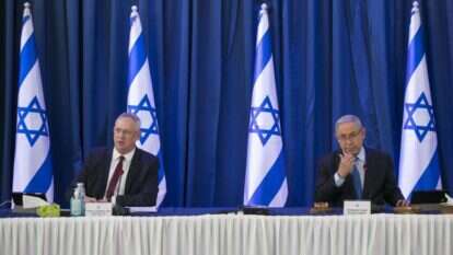 נתניהו וגנץ בישיבת הממשלה, השבוע. | אוליבייה פיטוסי, פלאש 90