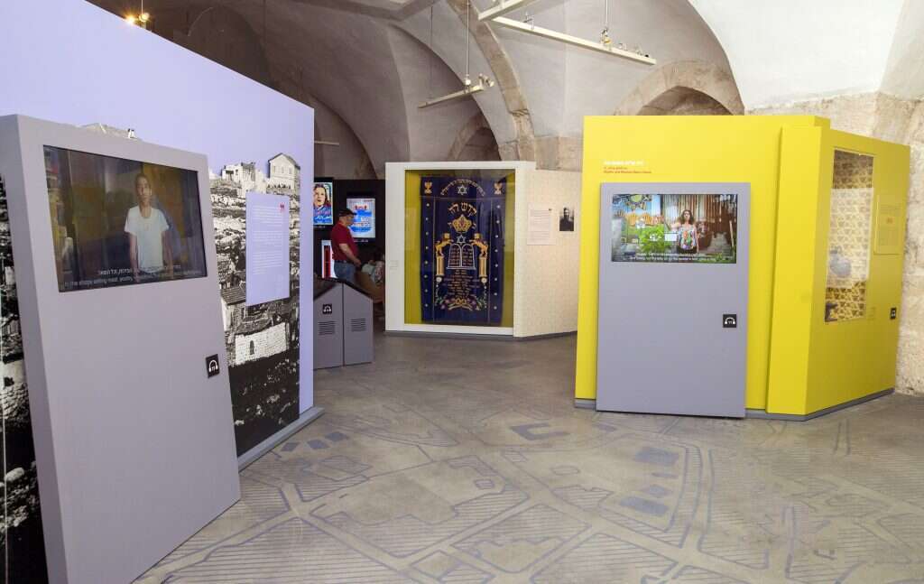 רוח של תקופה. התערוכה על משפחת בנאי במגדל דוד. | ריקי רחמן