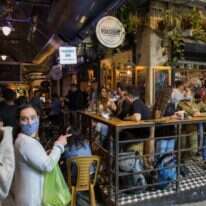 שוק מחנה־יהודה. למצולמים אין קשר לכתבה. | אוליבייה פיטוס, פלאש 90