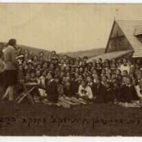 תלמידות סמינר בית יעקב בקרקוב בין שתי מלחמות העולם. | באדיבות ארכיון בית לוחמי הגטאות