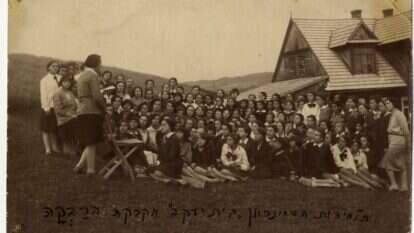 תלמידות סמינר בית יעקב בקרקוב בין שתי מלחמות העולם. | באדיבות ארכיון בית לוחמי הגטאות