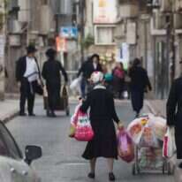 חרדים בשכונת מאה שערים. | יונתן זינדל, פלאש 90