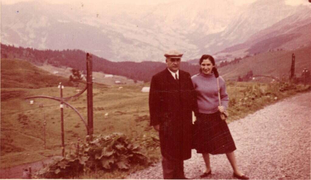 מימוש ההבטחה הגיע רק אחרי מותו. שפירא עם בתו נעמי