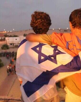 משבר אמוני וטלטלה משנה חיים. נערים בימי ההתנתקות. | מרים צחי