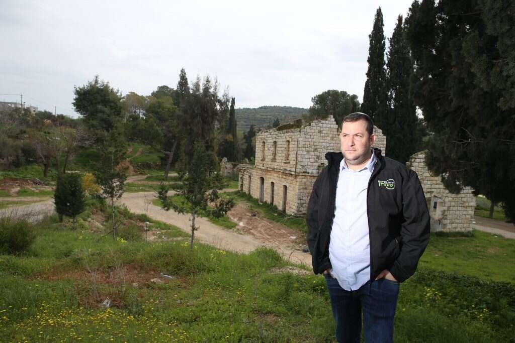 יוסי דגן. | מרים צחי יוסי דגן. | מרים צחי