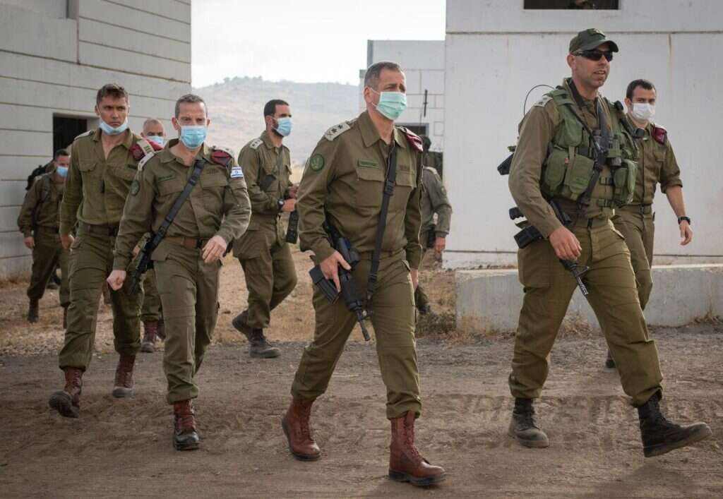 הרמטכ''ל אביב כוכבי בסיור בצפון. | : דובר צה''ל הרמטכ''ל אביב כוכבי בסיור בצפון. | : דובר צה''ל