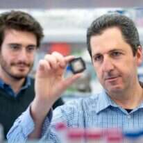 פרופסור נחמיאס. | דניאל חנוך