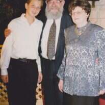 "בר־מצווה תעשה בישיבה". מרים עמיטל, הרב יהודה עמיטל בבר־המצווה של הנכד עקיבא ברין, תשרי תשנ"ט. | באדיבות המשפחה