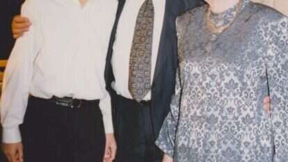 "בר־מצווה תעשה בישיבה". מרים עמיטל, הרב יהודה עמיטל בבר־המצווה של הנכד עקיבא ברין, תשרי תשנ"ט. | באדיבות המשפחה