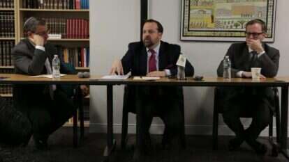 מפגש על־זרמי. מימין: הרב אדם מינץ, הרב הקונסרבטיבי דייויד סת' קירשנר והרב הרפורמי מוריס סלת', ניו יורק 2017. | חמי בן לביא