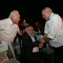 הזמין את חנן פורת לחלוק עליו בבית המדרש. הרב יהודה עמיטל וחנן פורת, 2008. | מרים צחי