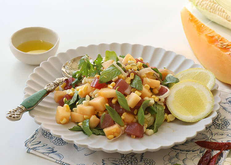 טרטר טונה אדומה עם מלון ותירס. | אפרת ליכטנשטט