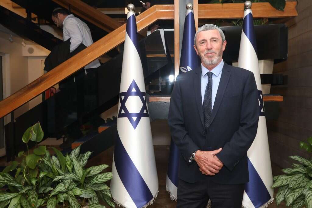 רפי פרץ. | מרים צחי