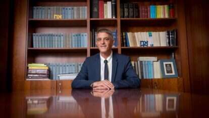 חימי בלשכתו בתל־אביב. | מרים אלסטר, פלאש 90