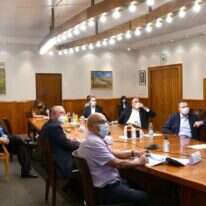 ישיבת השרים. | חיים צח, לע"מ